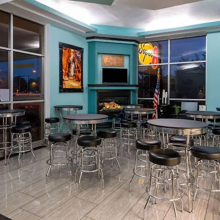 Super 8 By Wyndham Nau/Downtown Conference Center-3